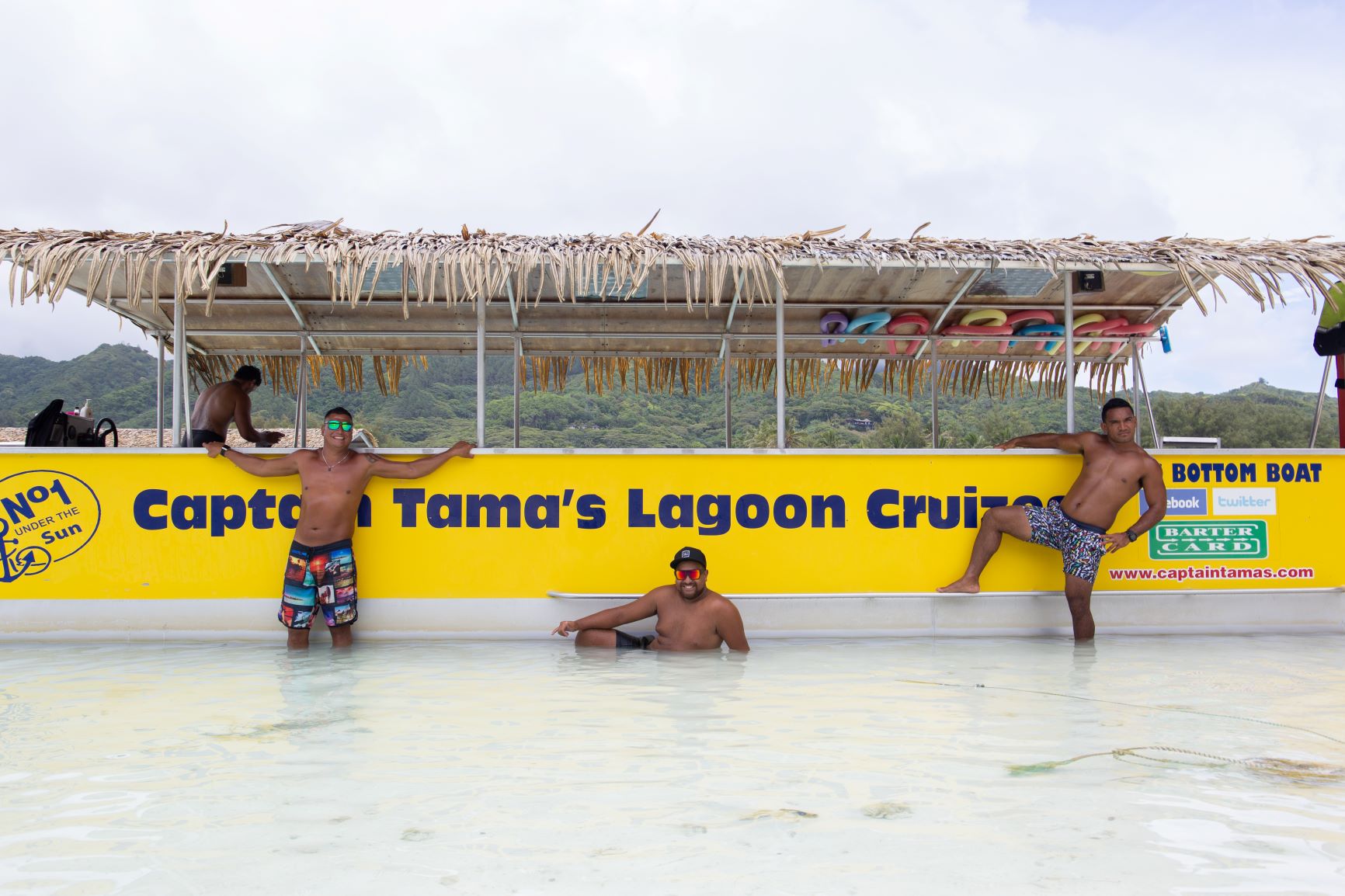 Muri Lagoon Cruises | Glass Bottom Boat | Rarotonga